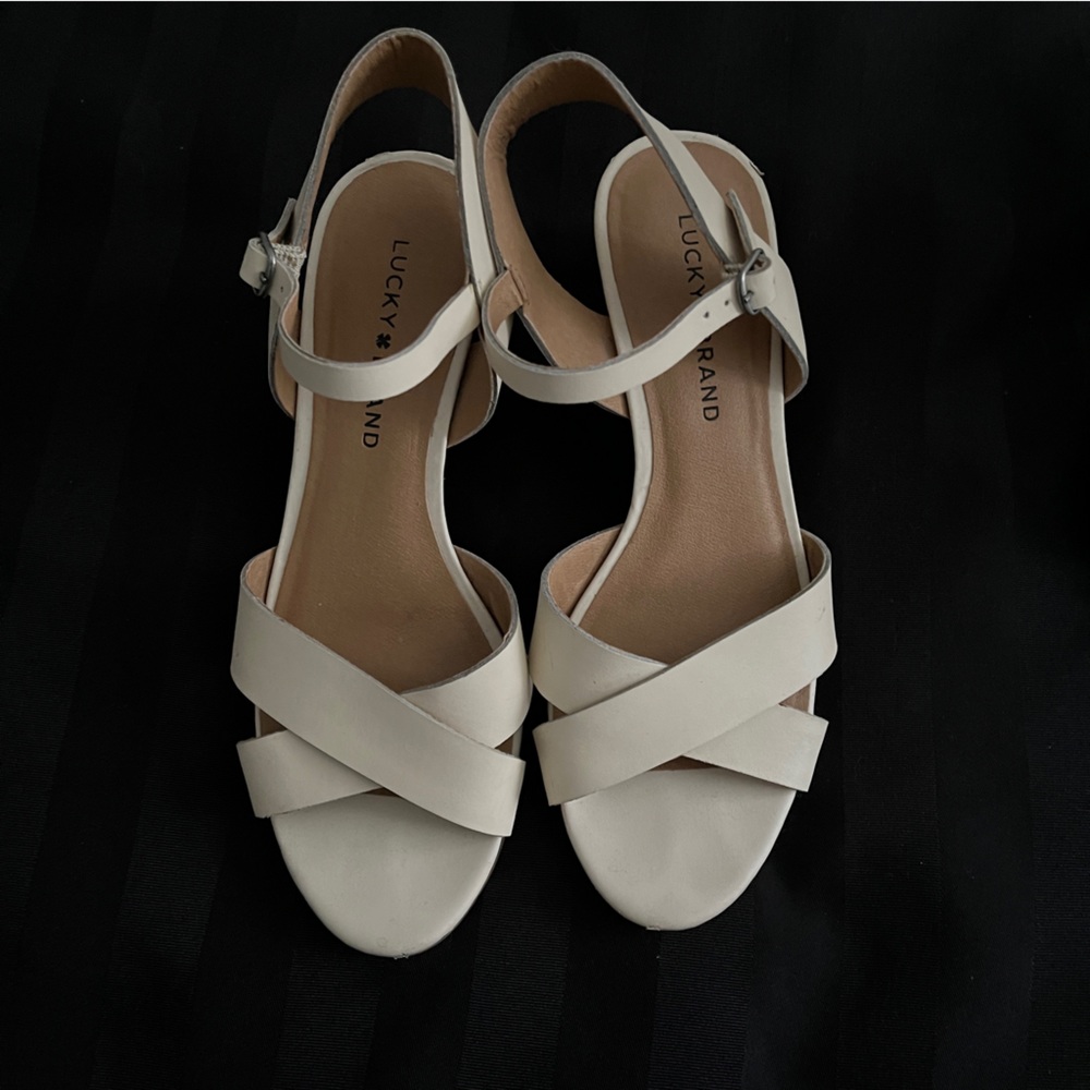 Lucky Brand Sandal with wedge, ankle strap and sling back -  Cream - Size 7M